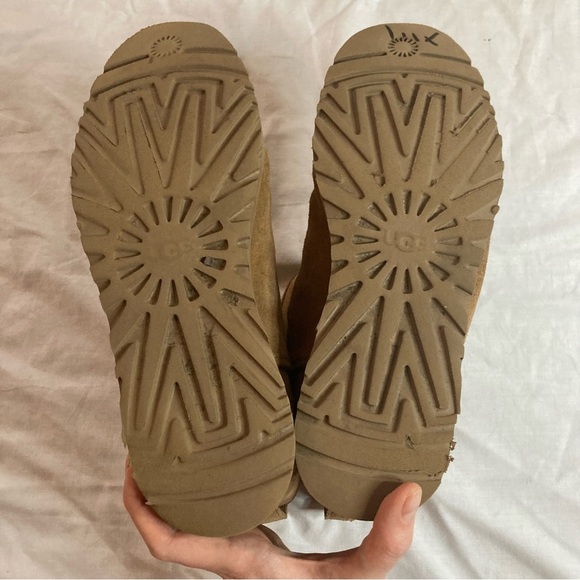 Ugg Classic Mini Boot Size 8 Tan Sheepskin - Picture 3 of 13